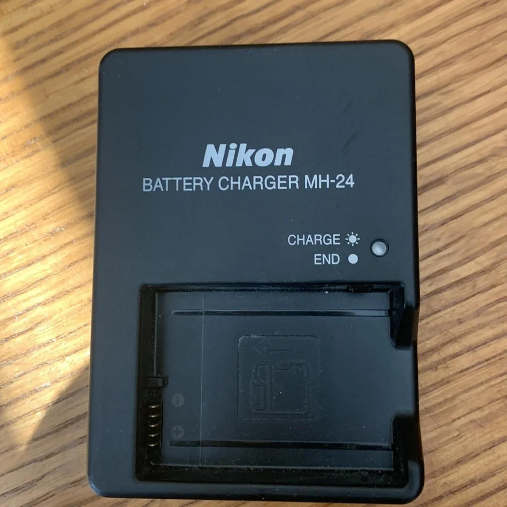 Nikon D3300 • AF-S DX Nikkor 18-55 mm VRII Kit